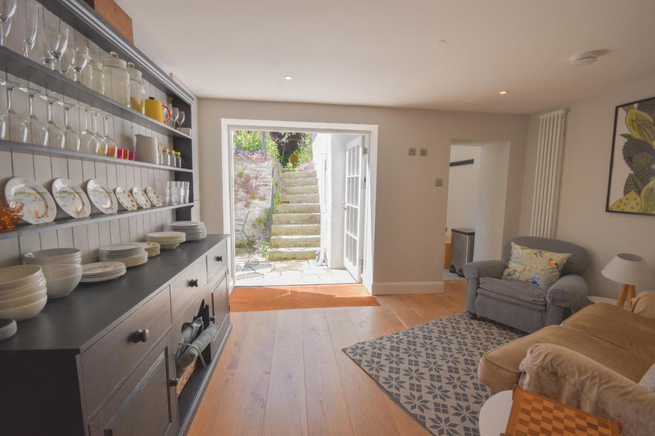 Arden Villa, Sleeps 8, Moments From The Golden Sandy Beach Of Ryde Ryde  Bagian luar foto