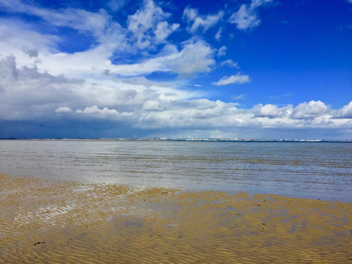 Arden Villa, Sleeps 8, Moments From The Golden Sandy Beach Of Ryde Ryde  Bagian luar foto