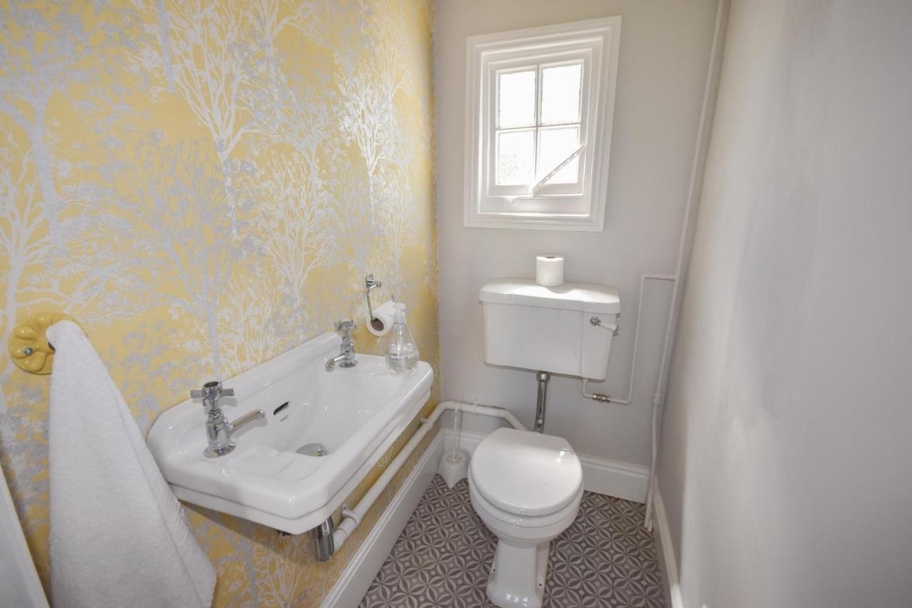 Arden Villa, Sleeps 8, Moments From The Golden Sandy Beach Of Ryde Ryde  Bagian luar foto