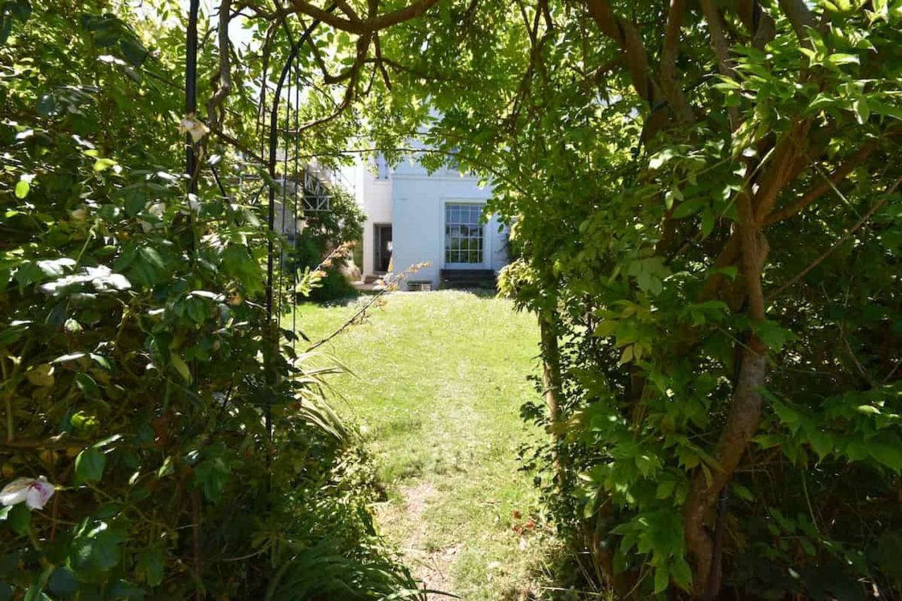 Arden Villa, Sleeps 8, Moments From The Golden Sandy Beach Of Ryde Ryde  Bagian luar foto
